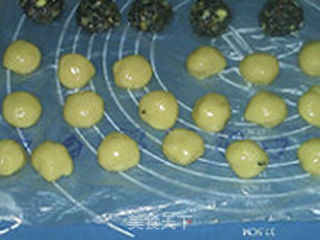 黑芝麻火腿月饼的做法步骤:7