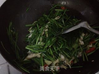 韭菜炒蛏子的做法步骤:7