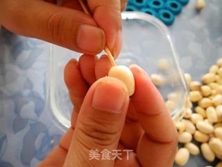 莲子大枣银耳羹的做法步骤：2