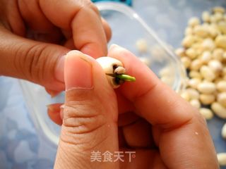 莲子大枣银耳羹的做法步骤：3