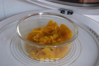 给家常饼干换个吸引眼球的可爱造型——童趣手工南瓜饼干的做法步骤:3