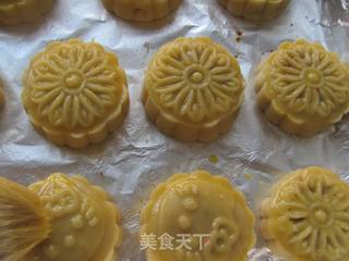 肉松月饼的做法步骤:17