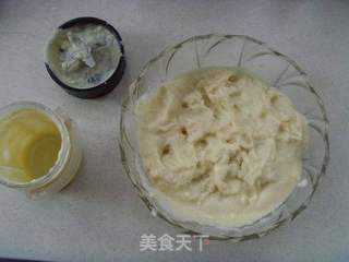 蛋黄莲蓉月饼的做法步骤:7