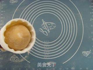 蛋黄莲蓉月饼的做法步骤:15