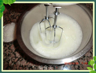 小鱼牌肉松沙拉蛋卷的做法步骤:11