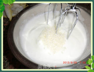 小鱼牌肉松沙拉蛋卷的做法步骤:12
