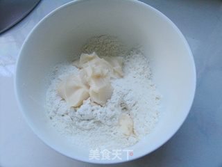 确实超好吃——豆沙蛋黄酥的做法步骤:3