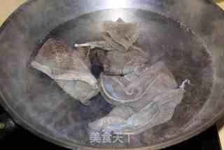 红油毛肚（麻辣凉拌牛白叶）的做法步骤：2