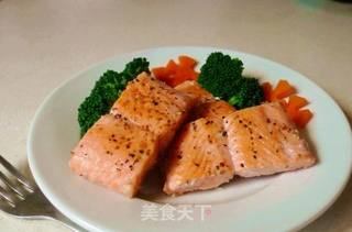 香煎三文鱼 + 芝士意面(10分钟健康套餐)的做法步骤:5
