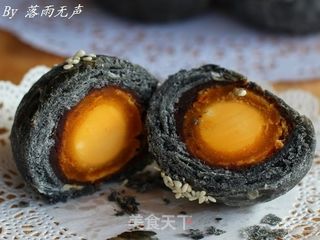 竹炭蛋黄酥的做法步骤:21