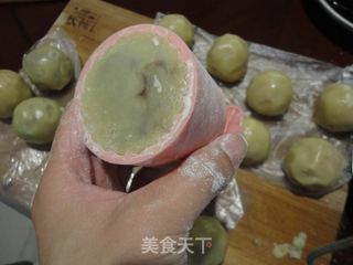 花生蛋黄.豆沙蛋黄月饼的做法步骤：15