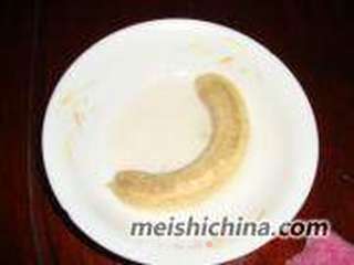 冰糖蒸香蕉的做法步骤:3