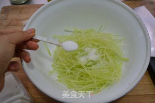 【青笋拌油条】的做法步骤：4