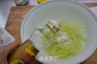 【青笋拌油条】的做法步骤：5