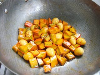 不一样的美味——鹌鹑蛋烧南瓜的做法步骤:7