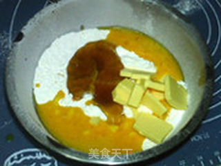台式莲蓉蛋黄月饼的做法步骤:3