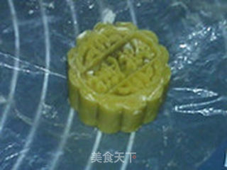 台式莲蓉蛋黄月饼的做法步骤:15