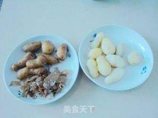 云南经典菜——老奶洋芋的做法步骤:2
