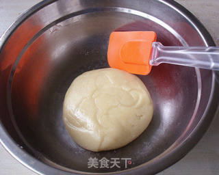 广式枣泥豆沙月饼的做法步骤:4