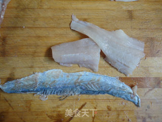 杏鲍菇爆鲈鱼的做法步骤:5