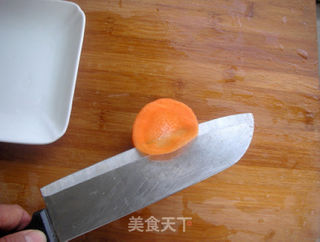 胡萝卜玫瑰花的做法步骤:2