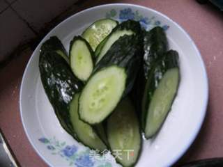 紫苏煎黄瓜的做法步骤:2