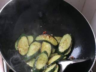 紫苏煎黄瓜的做法步骤:6