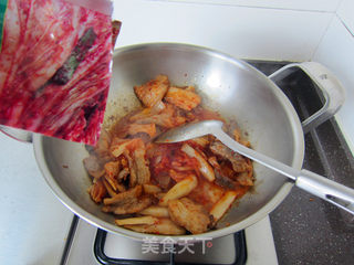 辣白菜炒五花肉的做法步骤:5