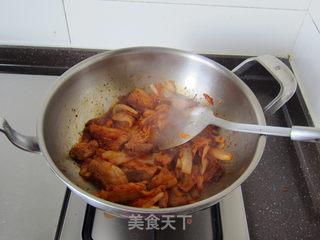 辣白菜炒五花肉的做法步骤:6