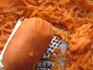 水饺的详细制作过程----胡萝卜鲜肉水饺的做法步骤:5