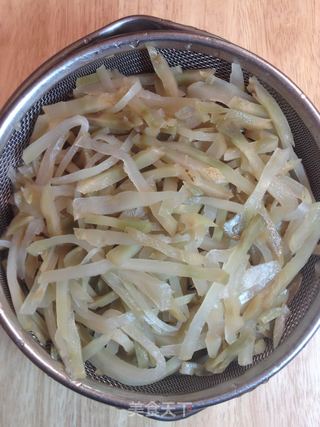 榨菜肉絲--【傳統的榨菜】減鹽新鮮嚐的做法步骤:3
