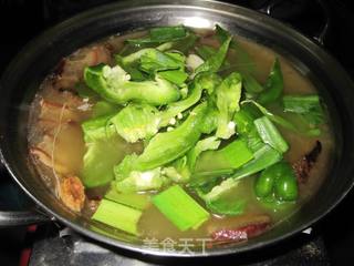 湖南特色腊肉自制火锅(炖锅)的做法步骤:2