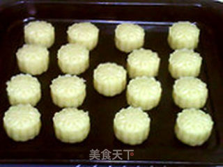 奶黄月饼的做法步骤:25