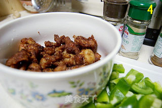 只为他做——椒香小炒鸡的做法步骤:4