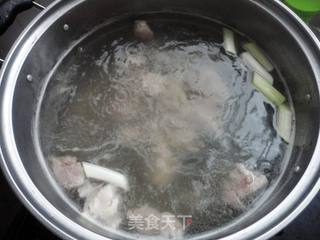 猪骨玉米胡萝卜汤的做法步骤:8