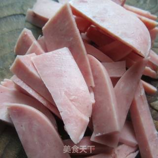 洋葱丝炒火腿的做法步骤：3