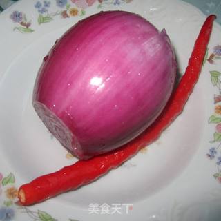 洋葱丝炒火腿的做法步骤：1