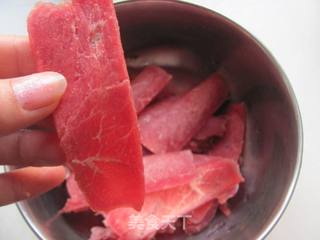 快手爽滑青椒牛肉的做法步骤:2