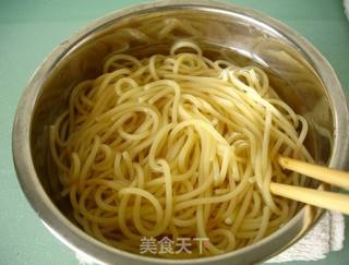 简易酱汁意面的做法步骤:3
