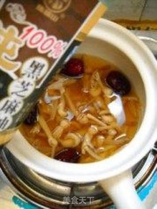 黄花菜炖鸽心的做法步骤:7
