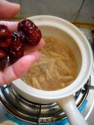 黄花菜炖鸽心的做法步骤:5