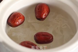 银耳雪梨红枣羹的做法步骤：5