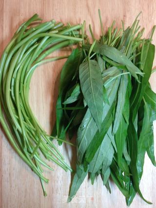 沙茶羊肉炒空心菜【傳統的羊肉食譜】新鮮嚐的做法步骤:4