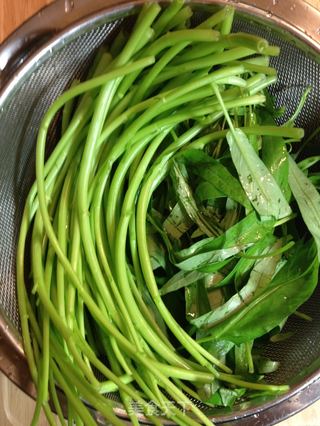 沙茶羊肉炒空心菜【傳統的羊肉食譜】新鮮嚐的做法步骤:6
