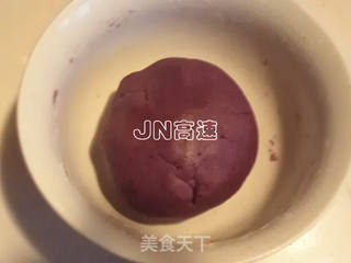 纯天然的味道——花色紫薯豆沙冰皮月饼的做法步骤:6