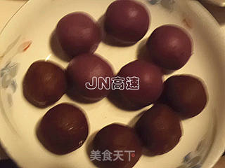 纯天然的味道——花色紫薯豆沙冰皮月饼的做法步骤:8