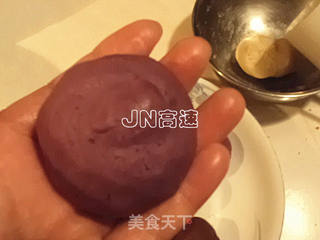 纯天然的味道——花色紫薯豆沙冰皮月饼的做法步骤:13