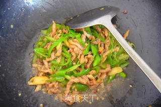 青椒肉丝--普通家常菜的做法步骤:9