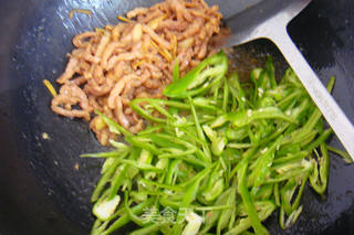 青椒肉丝--普通家常菜的做法步骤:7