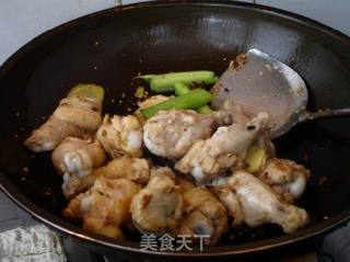 可乐鲜蘑翅根的做法步骤：5